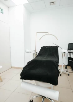 clinica-dra-ariana-arteaga-valencia-consulta-hydrafacial clinica-dra-ariana-arteaga-valencia-consulta-hydrafacial